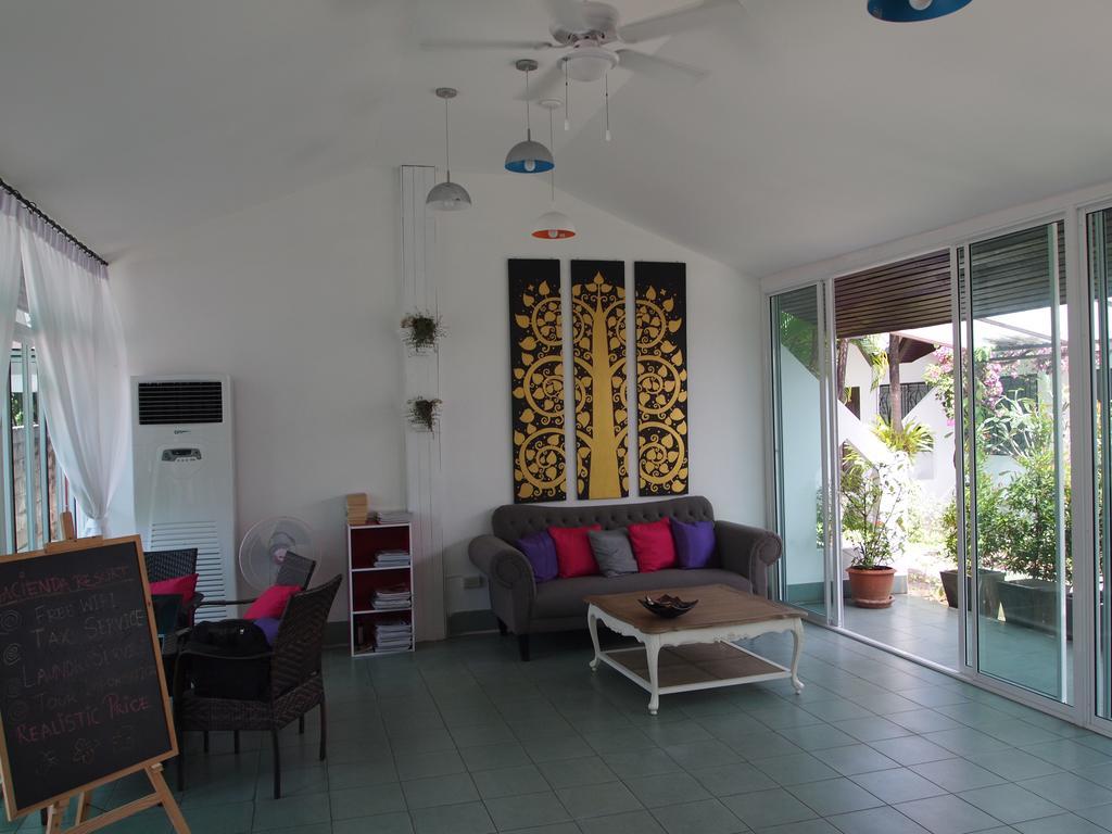 Hacienda Phuket Hotel Patong Bagian luar foto