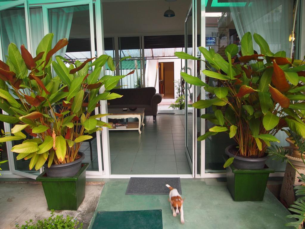 Hacienda Phuket Hotel Patong Bagian luar foto