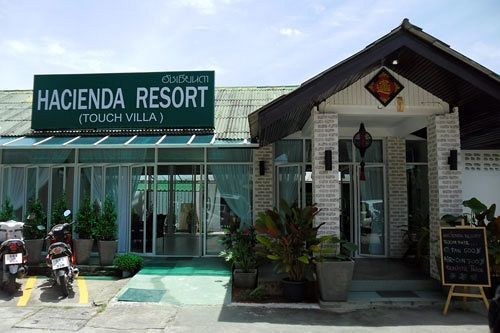 Hacienda Phuket Hotel Patong Bagian luar foto